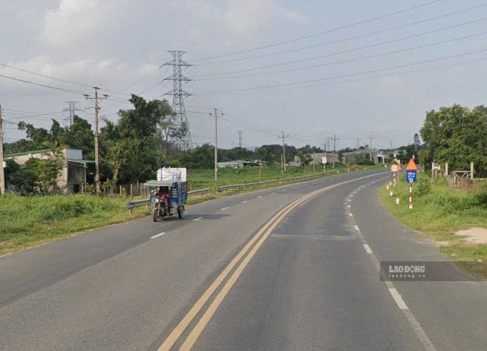 National Highway 1 section km1745 through Tan Lap commune, Lam Dong province encounters a "bottleneck" situation that voters proposed to upgrade and adjust. Photo: Duy Tuan