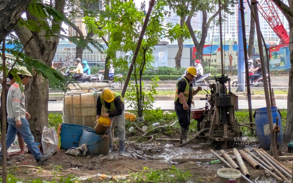 Khoan khảo sát ga ngầm Cung Thiếu Nhi trên đường Mai Chí Thọ. Ảnh: Anh Tú