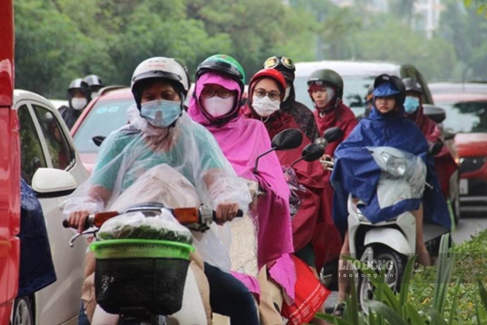 Weather forecast for the Northern region continues to have rain tonight and tomorrow August 6th. Photo: Nguyen Thanh