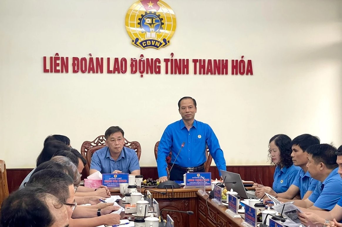 La Fédération du travail des provinces de Thanh Hoa et Bac Ninh échange des expériences en matière de construction du Parti dans les entreprises. Photo: Syndicat de Thanh Hoa