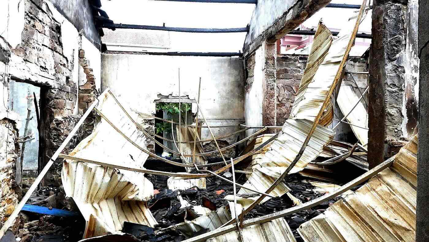 Un incendie ravage une maison qui vient d'être réparée à Quảng Trị. Photo: Comité populaire du quartier de Bắc Gianh