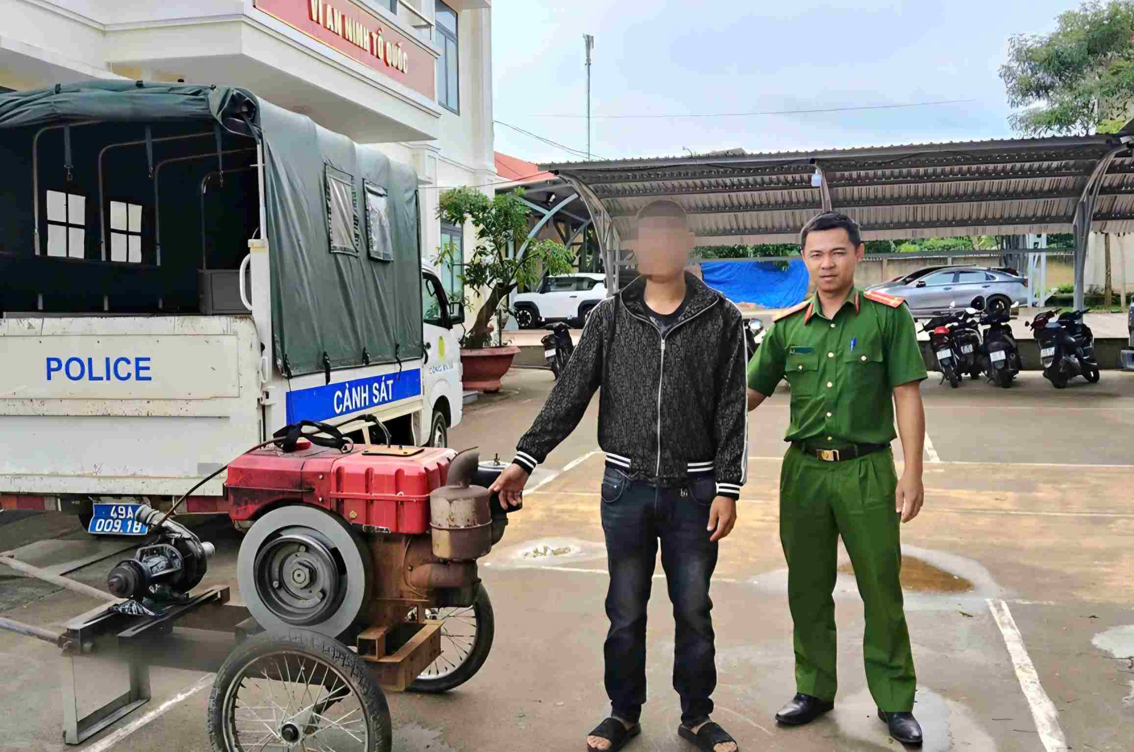 V.M.D and exhibits at Hoa Bac Commune Police. Photo: Hoa Bac Commune Police