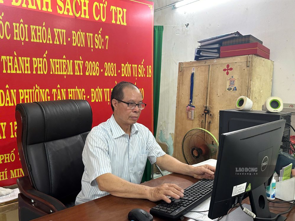 Working forces in the neighborhood will be supported with social insurance and health insurance. Photo: Minh Tam