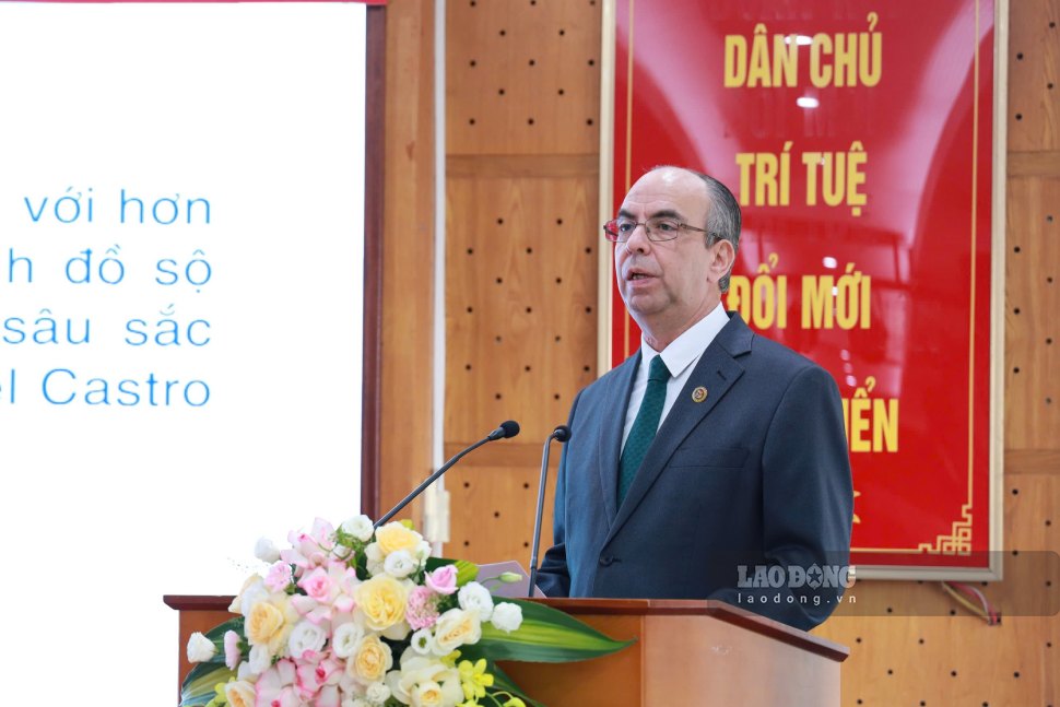 Đại sứ đặc mệnh toàn quyền nước Cộng hòa Cuba tại Việt Nam Rogelio Polanco Fuentes. Ảnh: Trần Vương