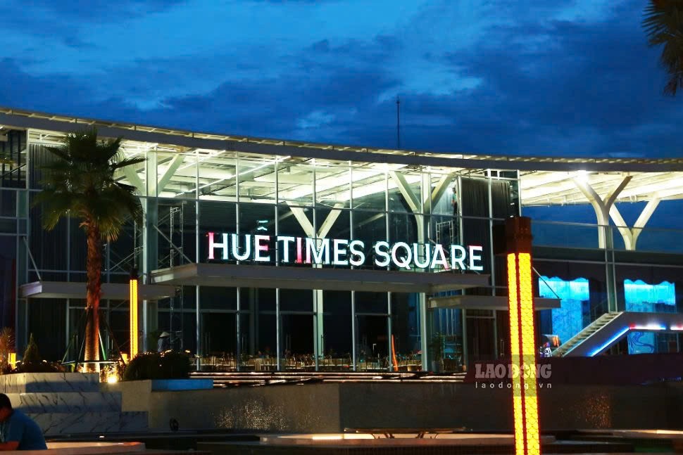 Hue Times Square project must dismantle the illegally built part. Photo: Phuc Dat.