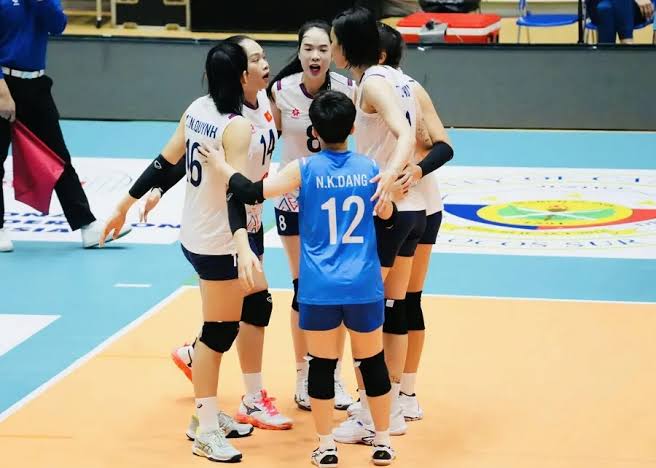 L'équipe nationale féminine de volleyball du Vietnam se concentre sur la 2e étape du tournoi SEA V.Cup 2026. Photo: VFV