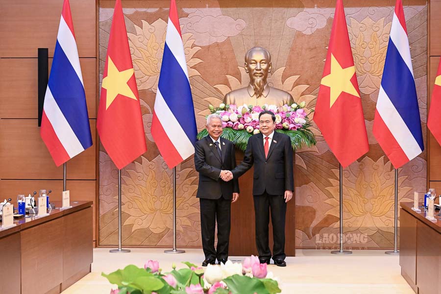 Politburo Member, National Assembly Chairman Tran Thanh Man and National Assembly Chairman cum Speaker of the House of Representatives of the Kingdom of Thailand Sophon Zaram expressed their pleasure at the positive developments of Vietnam-Thailand relations in all fields since the two countries established a Comprehensive Strategic Partnership. Photo: Hai Nguyen