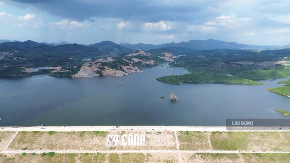 Công trình Hồ chứa nước Cánh Tạng được khánh thành cách đây gần 1 năm. Ảnh: Đặng Tình