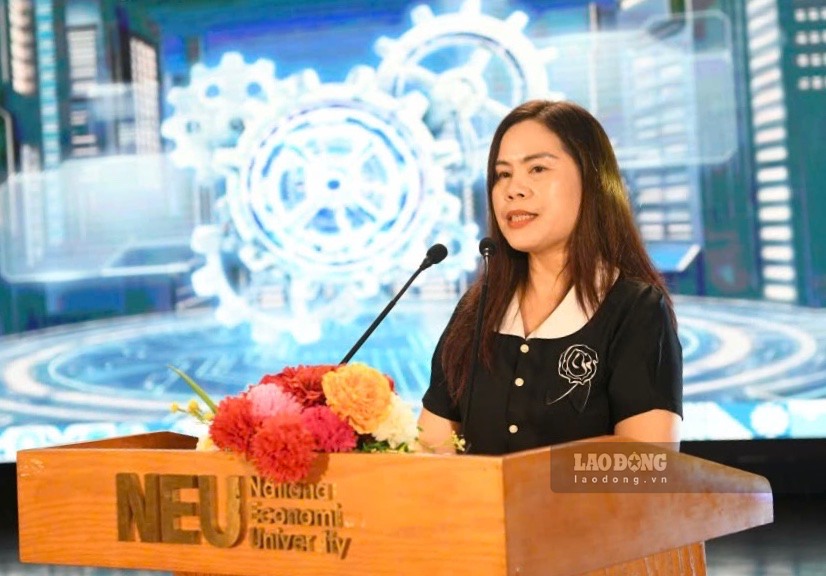 TS Nguyễn Thị Bạch Tuyết, Trưởng khoa Hệ thống thông tin quản lý, Đại học Kinh tế Quốc dân. Ảnh: Tường Vân