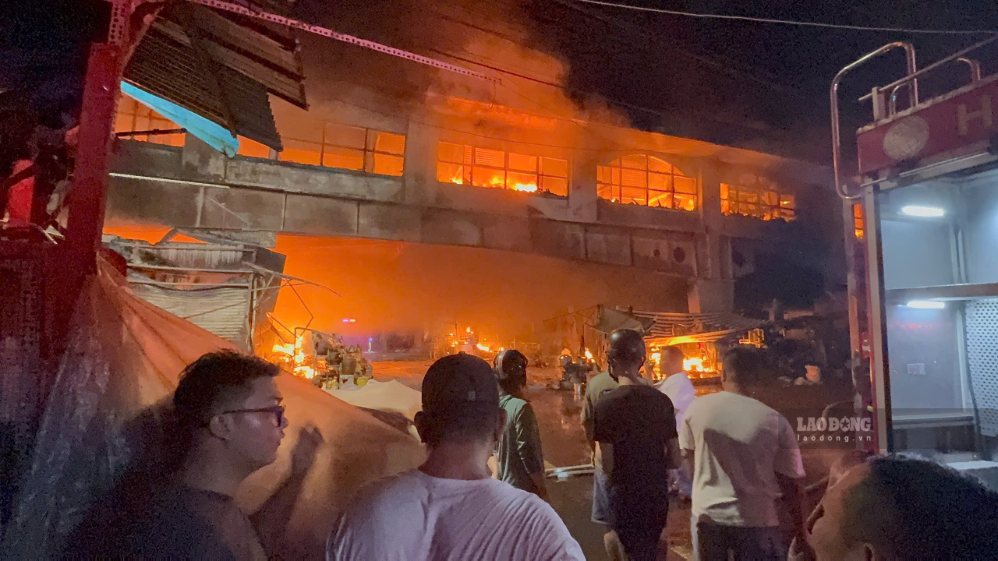 Scene of the Bien Hoa market fire. Photo: HAC