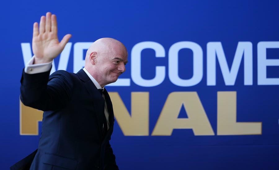 FIFA President Gianni Infantino pushes himself into the risk of losing his position. Photo: Xinhua