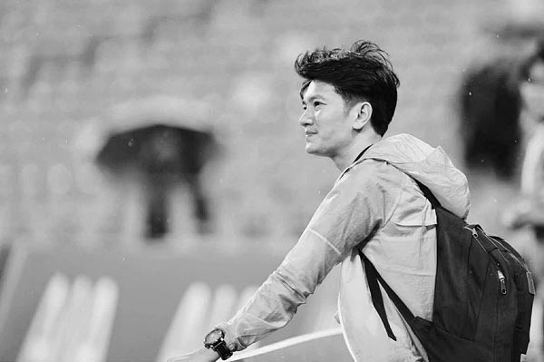 Vietnamese volleyball in general has many young coaches working as coaches.