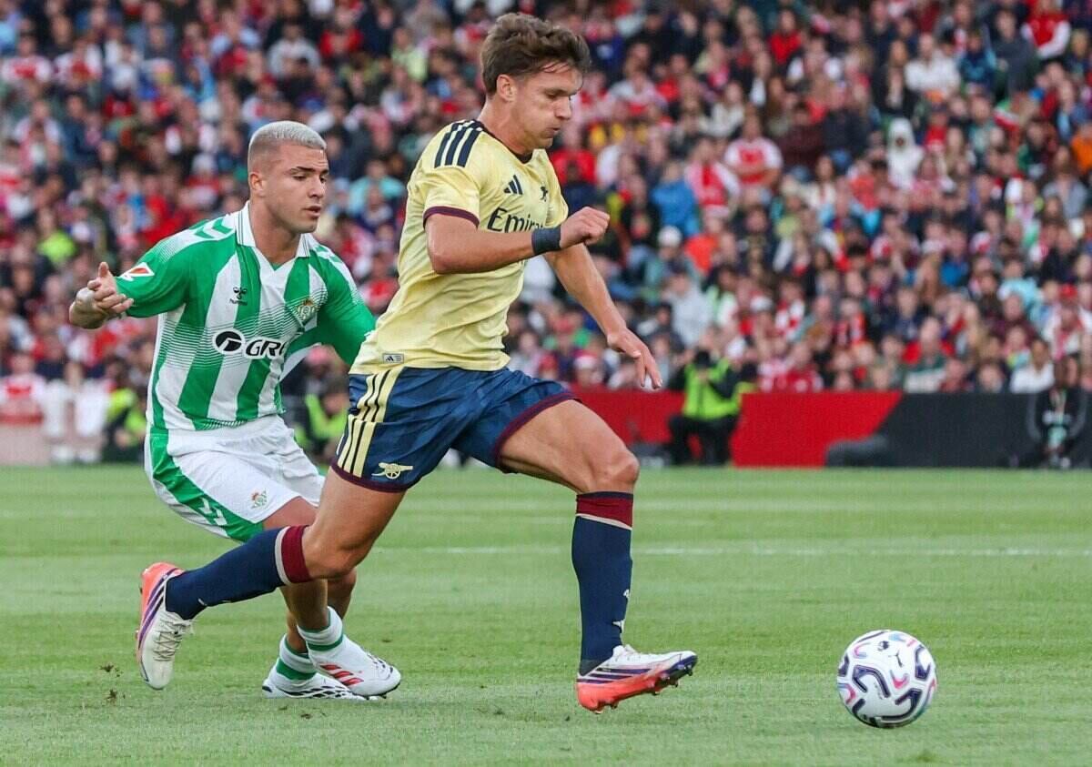 Arsenal a subi une défaite décevante contre le Real Betis. Photo: AFP