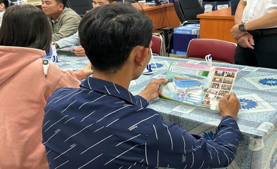 Nhiều người lao động khó khăn tìm đến cơ quan chức năng có thẩm quyền sau khi đã suýt rơi vào bẫy của các đối tượng lừa đảo trên mạng xã hội. Ảnh: Lương Hạnh