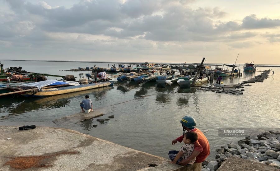 The peaceful beauty of Hon Da Bac. Photo: Luong Hanh