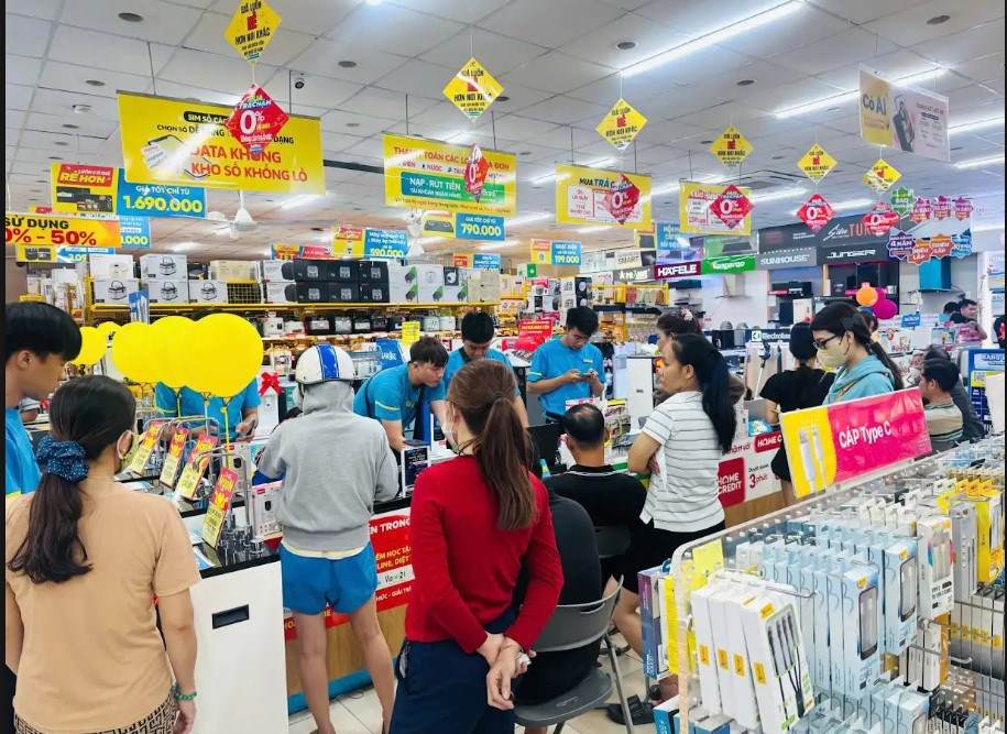 Dien May Xanh listed on the stock exchange after a record IPO. Photo: Dien May Xanh