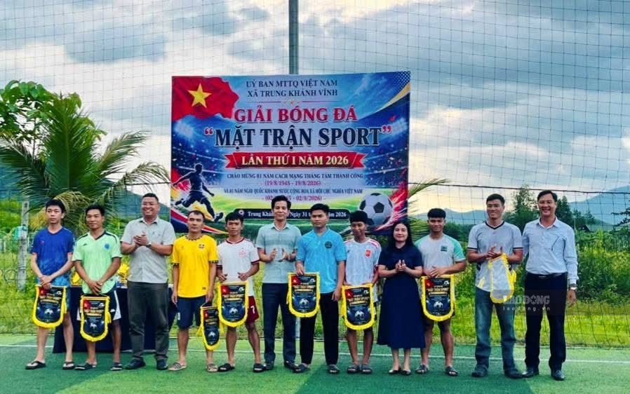 The locality has just organized the Front football tournament to promote the mass sports movement. Photo: Binh Quy