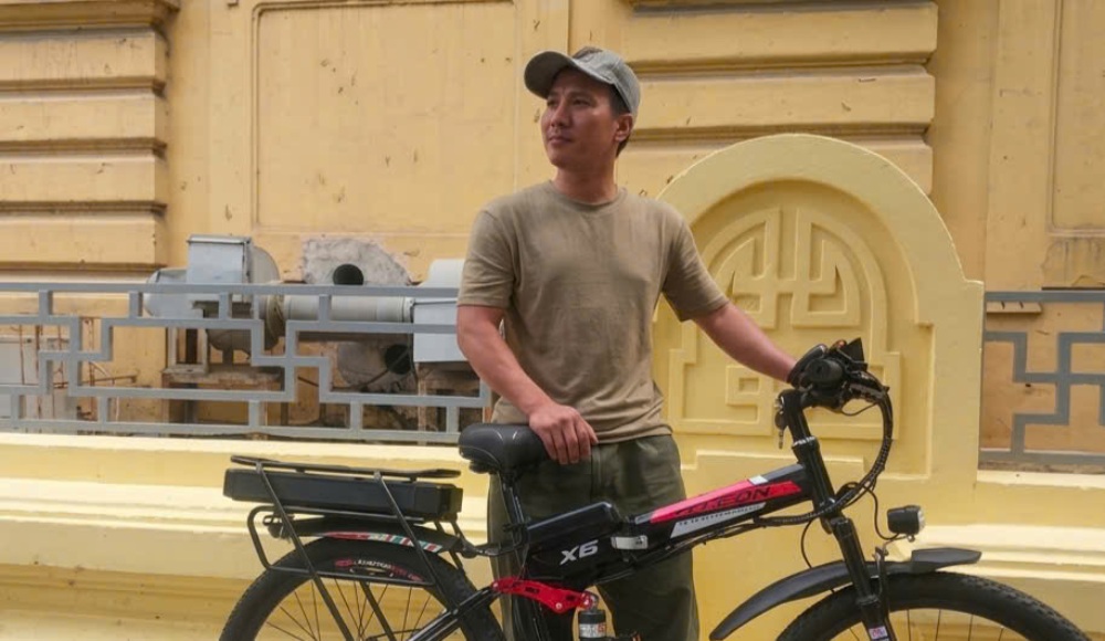 Anh Trần Thế Dũng chuyển sang công việc mới sau gần 20 năm làm giám sát công trình xây dựng. Ảnh: NVCC