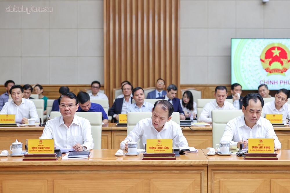 Các đại biểu tham dự cuộc làm việc với Ngân hàng Nhà nước và hệ thống các tổ chức tín dụng. Ảnh: VGP