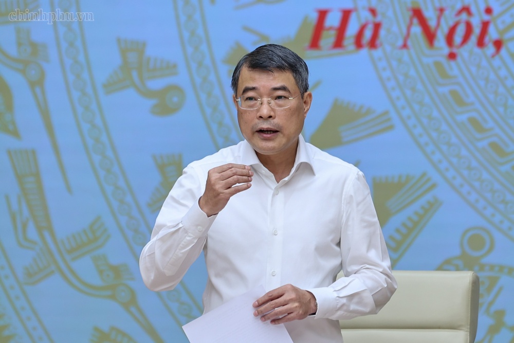 Politburo member, Prime Minister Le Minh Hung requests continued strict management of the gold market. Photo: VGP