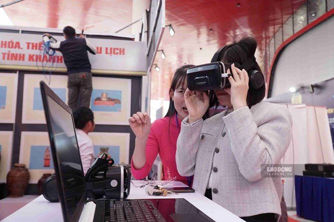 Functional agencies expect that in the future there will be over 80% of the labor force with basic digital skills. Photo: Huu Long