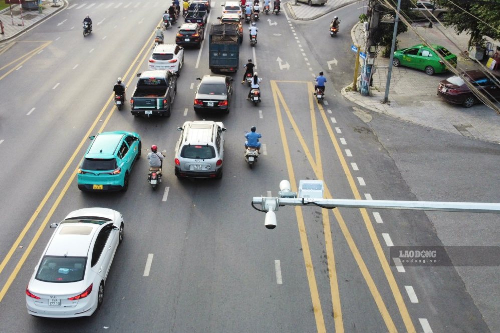 Surveillance camera system in Phu Tho detects many cars violating traffic safety order. Photo: To Cong