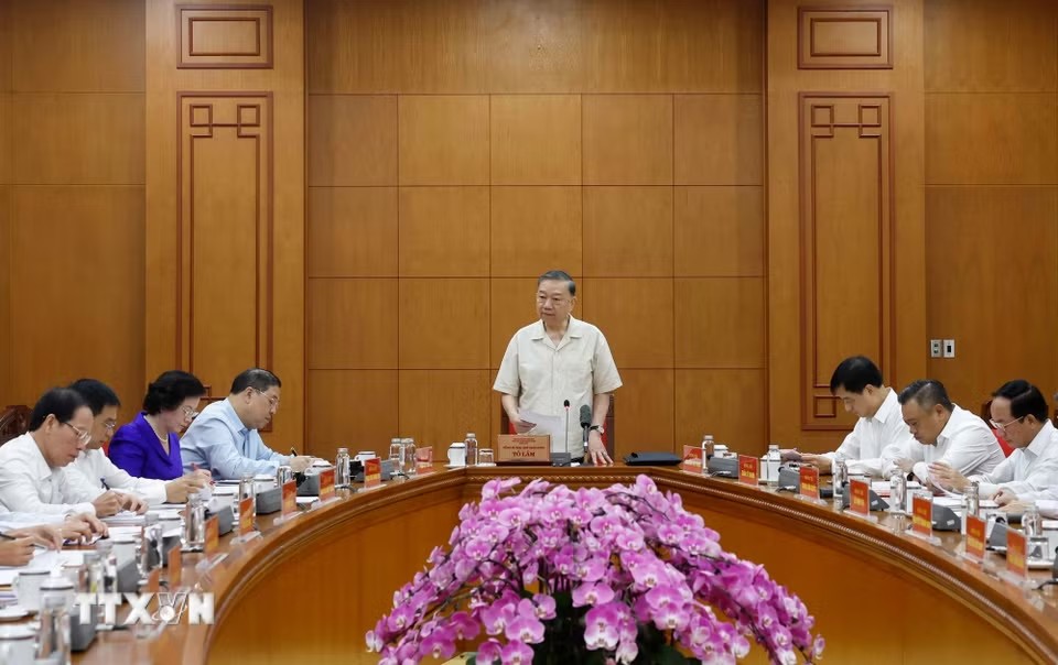 General Secretary and President To Lam chairs working sessions with the Government Party Committee and agencies. Photo: VNA