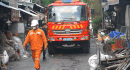 Small traders in shock recount the fire at Bien Hoa market at night. Photo: Ha Anh Chien