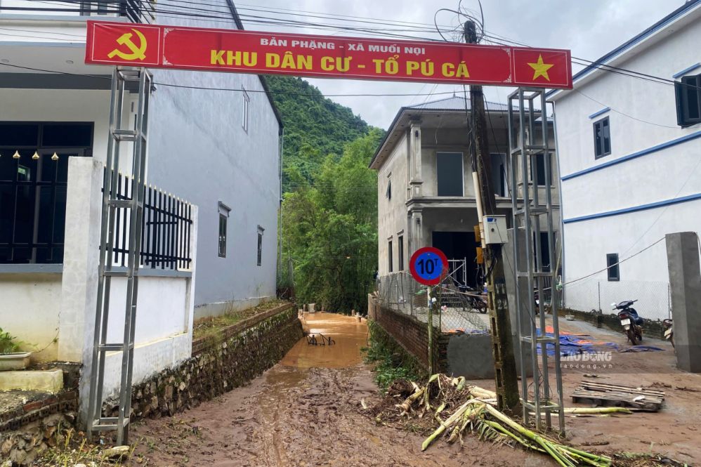 Thiệt hại do mua lũ đêm 5.8 tại khu vực đèo Chiềng Pấc, xã Muối Nọi. Ảnh: Trường Sơn