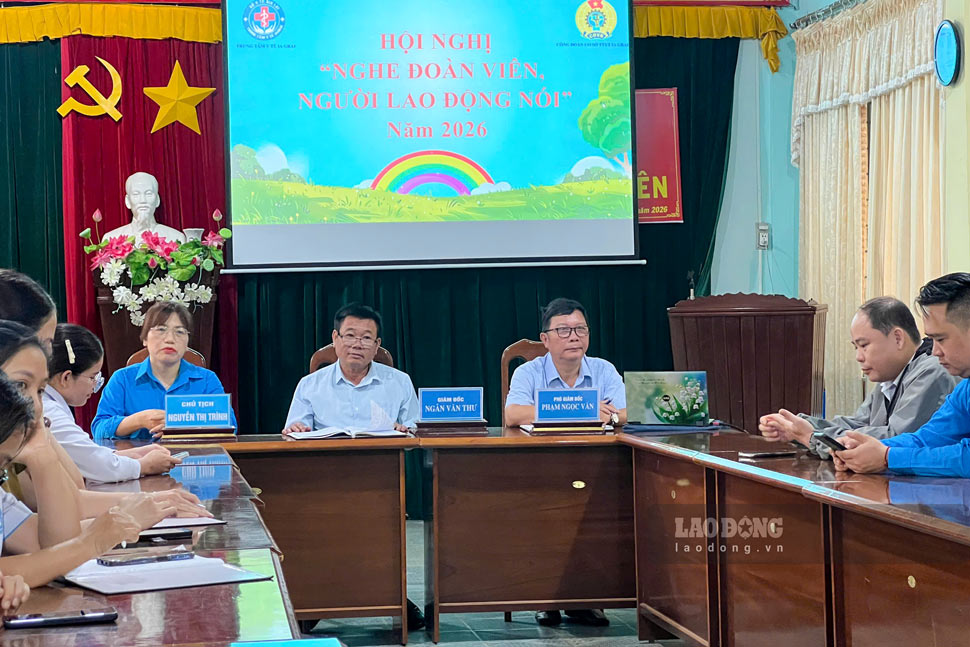 Union members and workers of Ia Grai Medical Center proposed raising salaries, improving regimes, working conditions and strengthening care for life. Photo: My Le