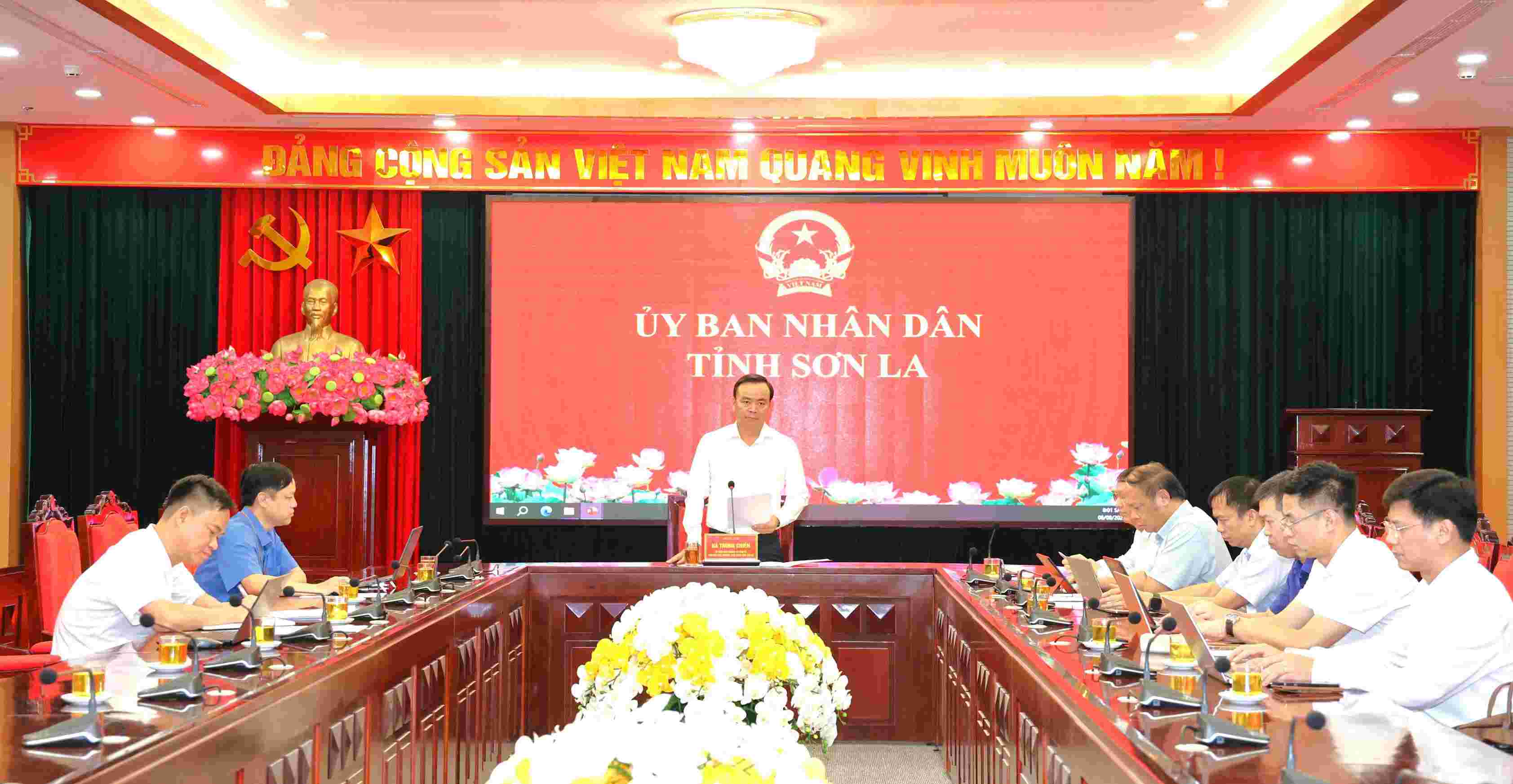 Quang cảnh buổi làm việc. Ảnh: Lê Hồng/Sonla.gov.vn