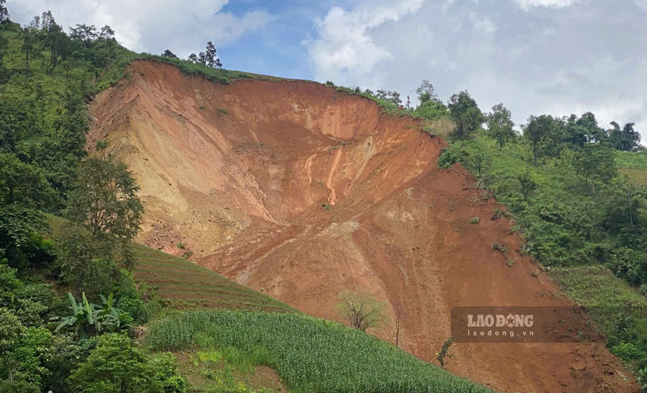 Landslide area at My Hang Tau Hydropower Plant. Photo: Huong Tra