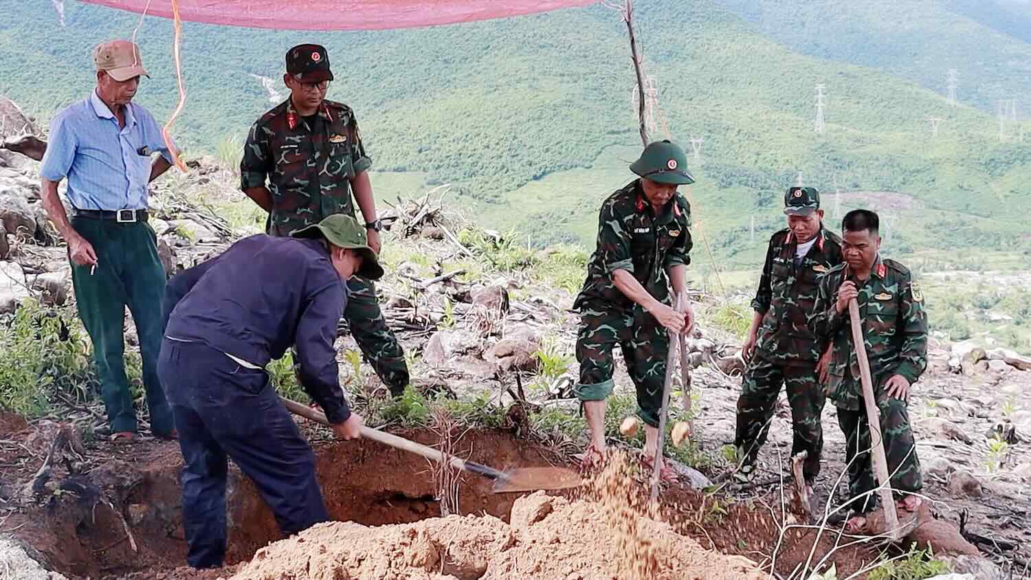 Hue City Military Command is verifying two sources of information to serve the search for martyrs. Photo: Hue City Military Command.