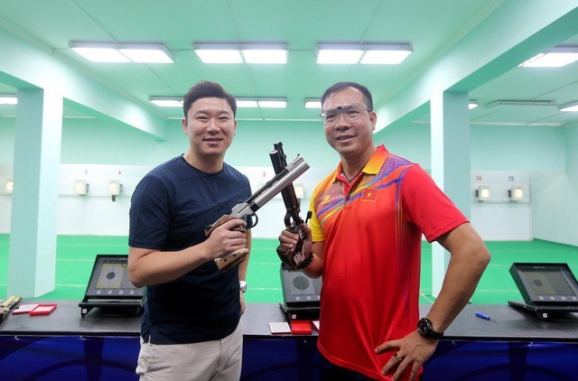 El tirador Hoàng Xuân Vinh sigue siendo la única persona en ganar una medalla de oro olímpica para el deporte vietnamita hasta este momento. Foto: Hải Đăng