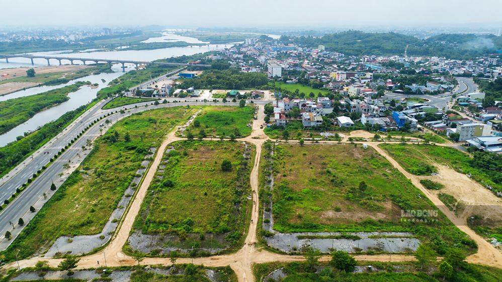 Quang Ngai is focusing on removing difficulties and obstacles for backlog and prolonged projects. Photo: Dong Giang