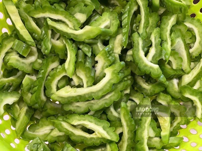 El jugo de melón amargo es una bebida baja en calorías, rica en vitamina C que tiene el potencial de ayudar a controlar el azúcar en sangre. Foto: Quang Minh