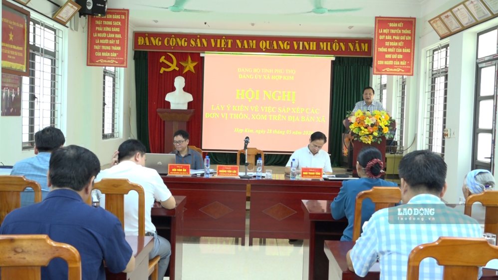 Over the past time, many localities in Phu Tho have implemented staff streamlining for non-specialized workers in villages and residential groups. Photo: Hop Kim