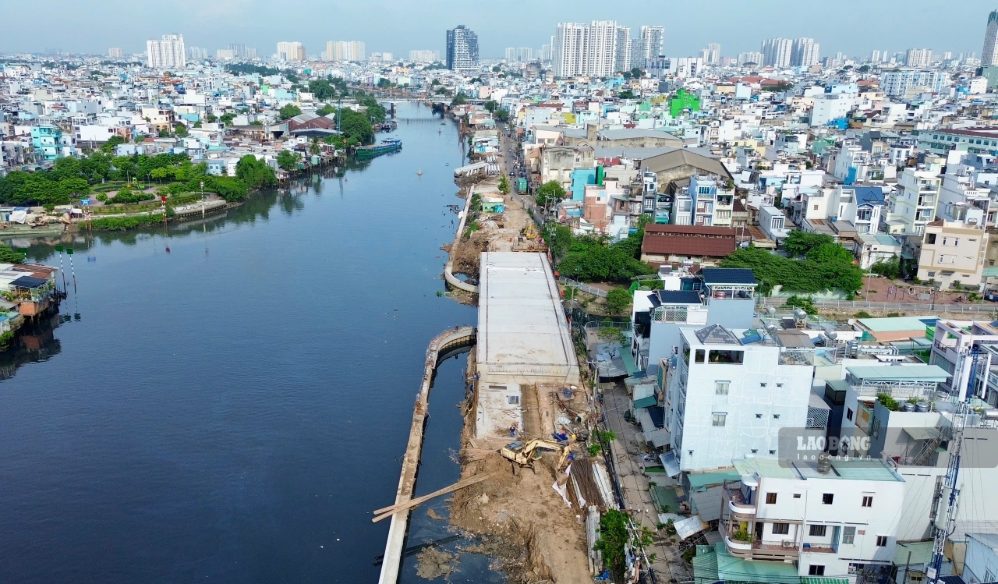 TPHCM đang cải tạo bờ Bắc kênh Đôi dài 4,3 km với tổng vốn hơn 7.300 tỉ đồng. Ảnh: Minh Quân