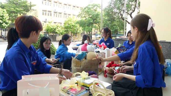 Collecting old toys, sending love to children in difficult circumstances