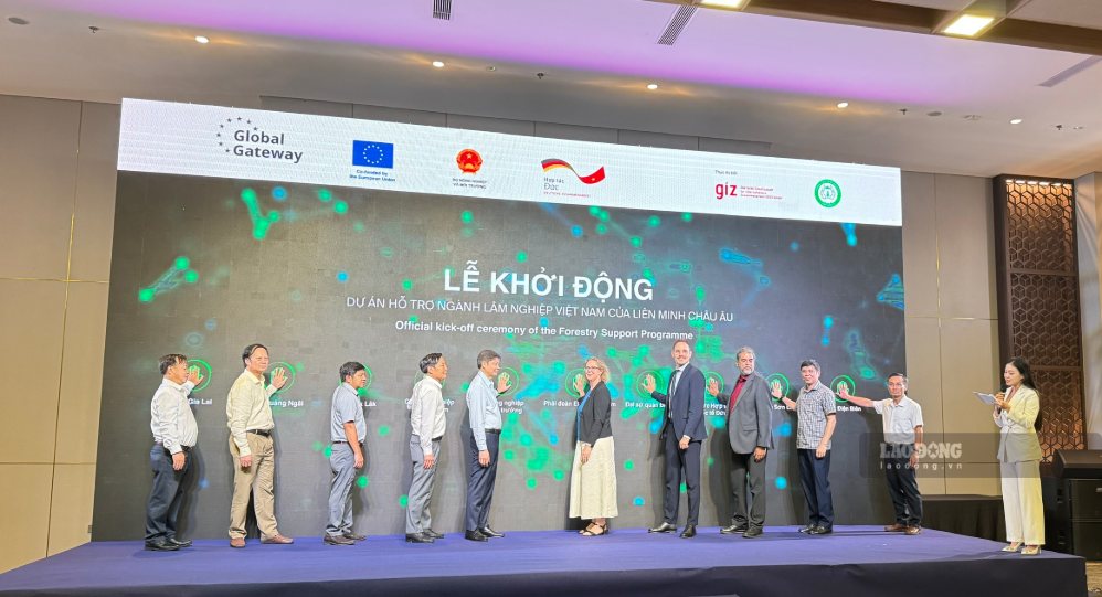 Các đại biểu tham dự Hội nghị khởi động Dự án “Hỗ trợ ngành Lâm nghiệp Việt Nam của Liên minh châu Âu” ngày 7.8. Ảnh: Thùy Linh
