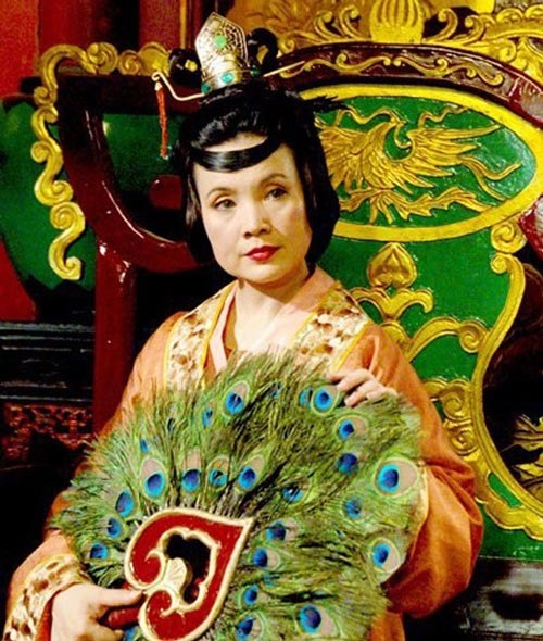 NSND Lan Hương trong vai Đàm Hoàng hậu. Ảnh: Nhà sản xuất phim.