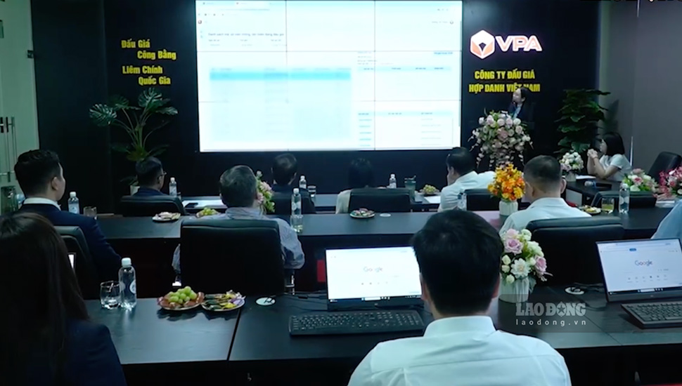 Vietnam Joint Stock Auction Company (VPA) announced that it has completed the 10th license plate auction. Photo: Hao Thien