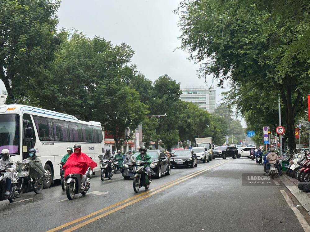 Ho Chi Minh City welcomes thunderstorms, many places may have rain over 30 mm. Photo: Ha May