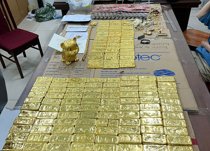 Các khối vàng được thu giữ trong vụ án Mr Pips lừa đảo. Ảnh: Công an TP Hà Nội