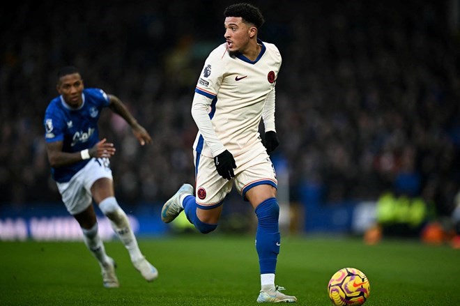 Khoảng thời gian khoác áo Chelsea cũng không thể cứu rỗi Sancho. Ảnh: AFP