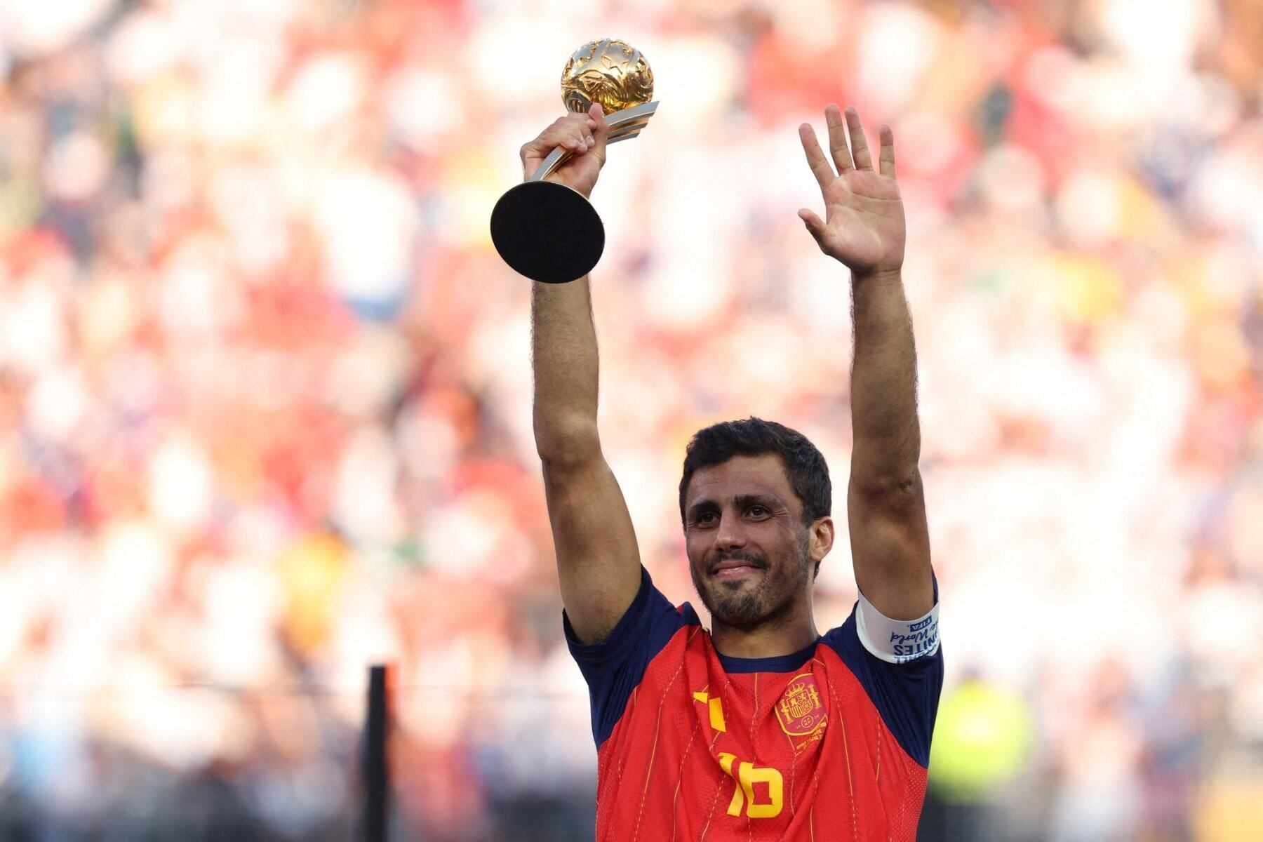 Rodri wins the 2026 World Cup Golden Ball. Photo: AFP