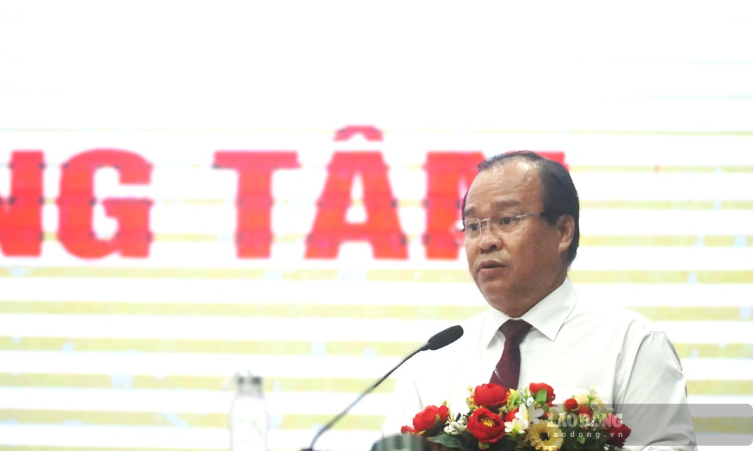 Phó chủ tịch UBND tỉnh Cà Mau Nguyễn Minh Luân cho rằng sắp xếp trường lớp là yêu cầu cấp thiết. Ảnh: Nhật Hồ