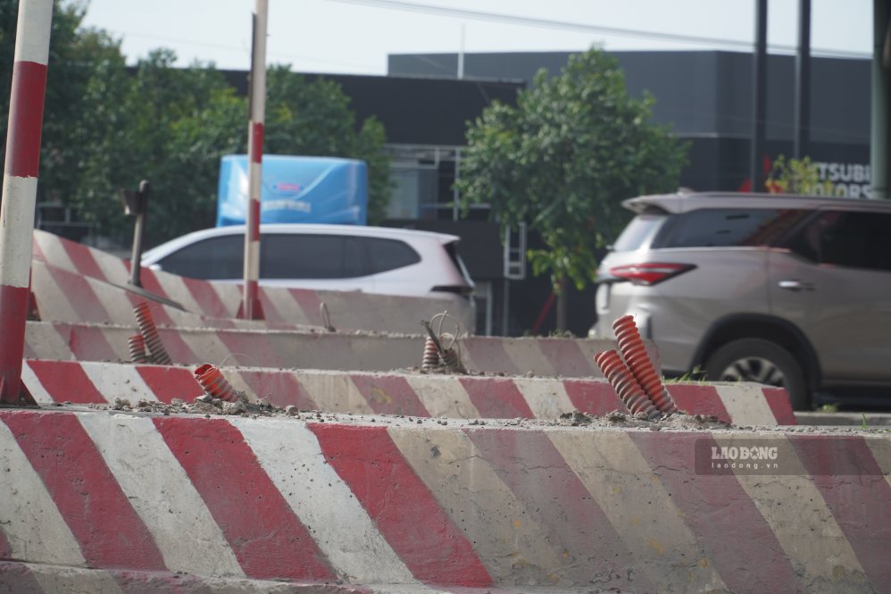 Theo ghi nhận của phóng viên, khu vực cửa ngõ này lưu lượng xe đi lại rất đông đúc. Ảnh: HAC