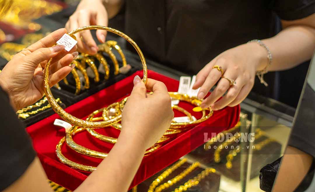 Domestic gold prices recovered last week, but the increase was much lower than the world market. Photo: Phan Anh