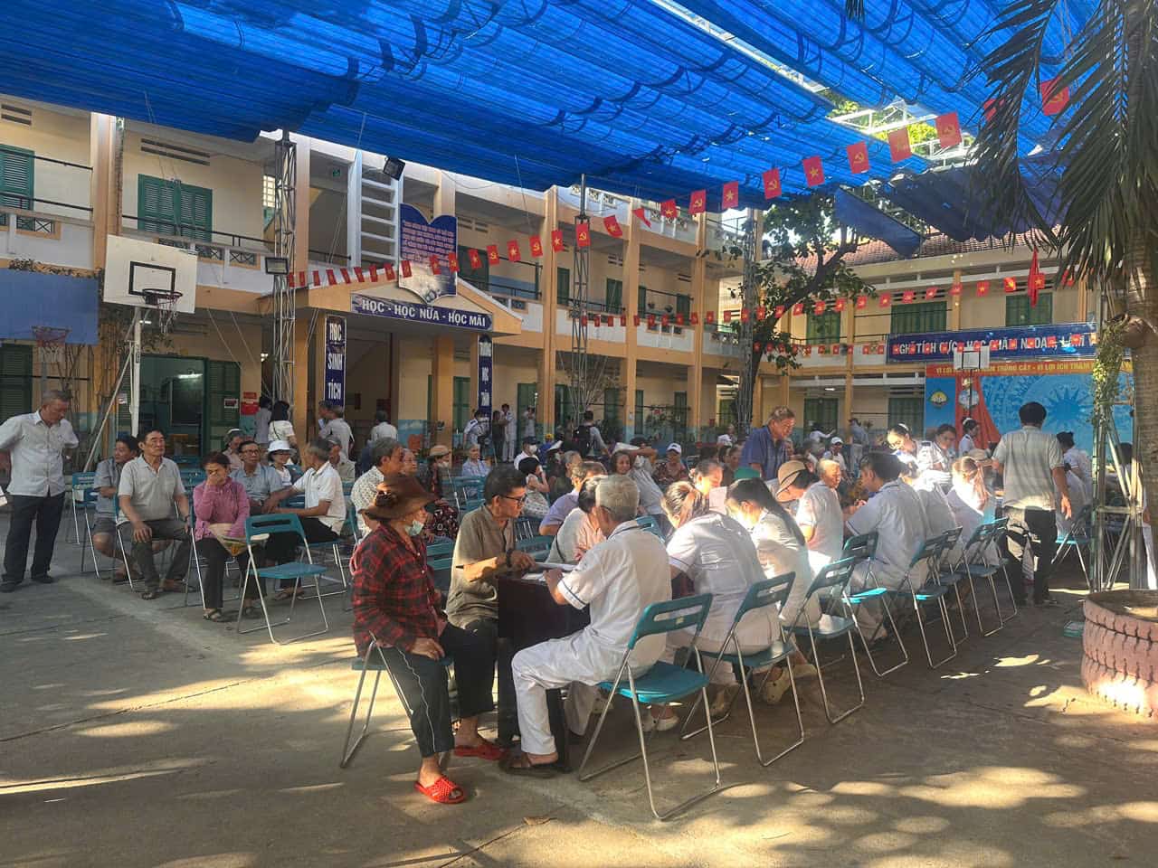 Le projet de consolidation et d'amélioration des capacités du système de médecine préventive suscite de grandes attentes de la part des habitants de Khánh Hòa. Photo: Bình Quý